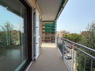 Lloguer Pis  Onze de setembre. Piso de 109 m2 con terraza y vistas despejadas en avinguda onze