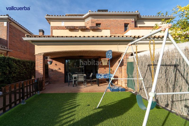 Foto 0a028dc2-5a1c-4db7-92b6-3e4f3d81ee69. Casa aparellada amb calefacció aparcament piscina a Cambrils