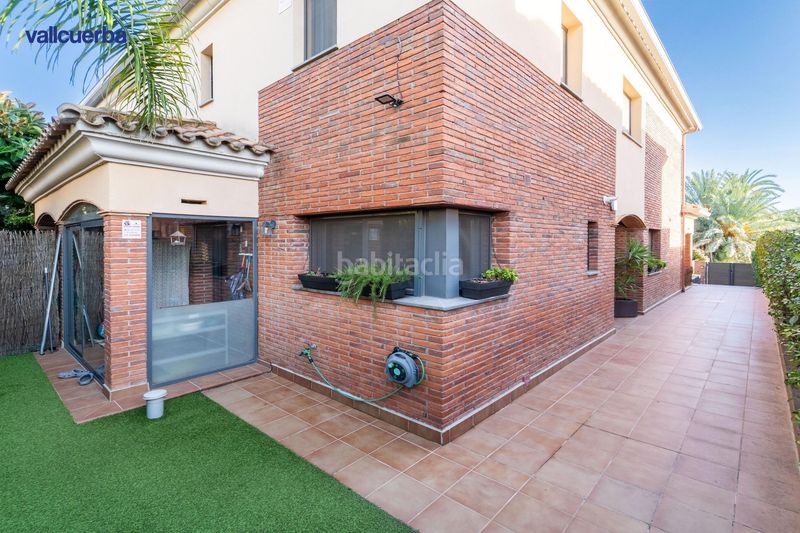 Foto cbca96ed-d5be-49d6-9e1e-2734c109d90d. Casa aparellada amb calefacció aparcament piscina a Cambrils