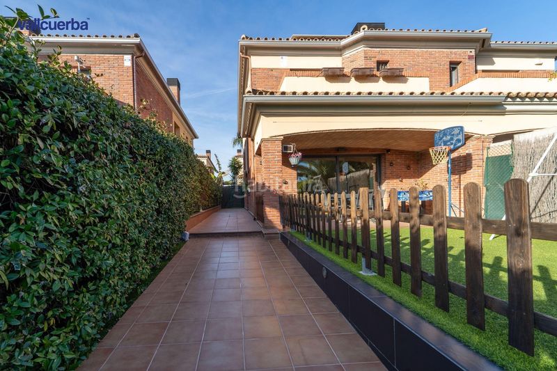 Foto e0d04598-eb9b-47b0-ac0c-13d1fba98295. Casa aparellada amb calefacció aparcament piscina a Cambrils