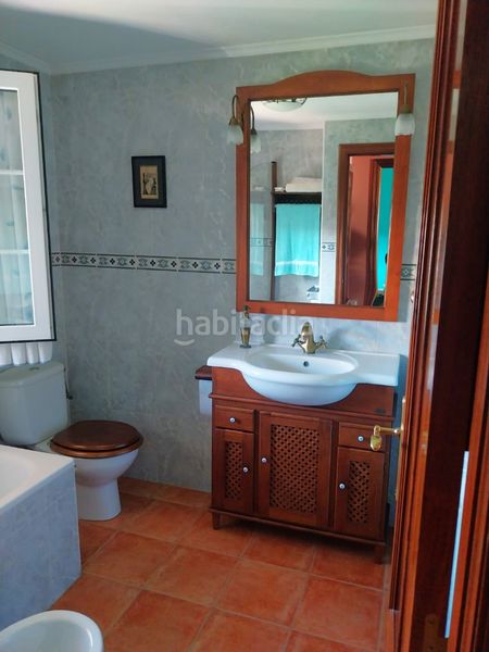 Foto ba90e50d-9e06-4dfb-8947-93d0be960386. Xalet amb xemeneia calefacció aparcament a Santoña