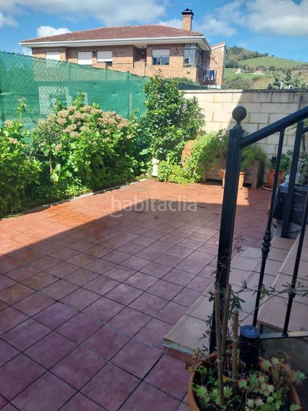 Foto df7100a7-73e0-45be-83b7-613f9fcd7a5b. Xalet amb xemeneia calefacció aparcament a Santoña