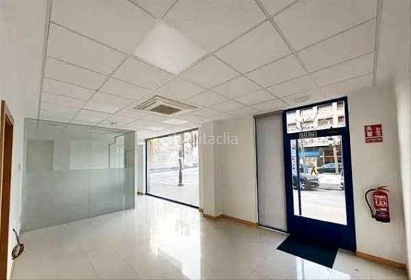 Foto 0f09115e-83af-4a1b-be45-4b5cd0fc3872. Alquiler local comercial en calle maestro mediavilla 1 en Torrelavega