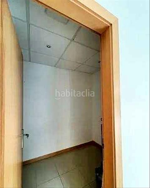 Foto 36ab386e-2a69-49e0-ba11-659cf94c9ddc. Alquiler local comercial en calle maestro mediavilla 1 en Torrelavega