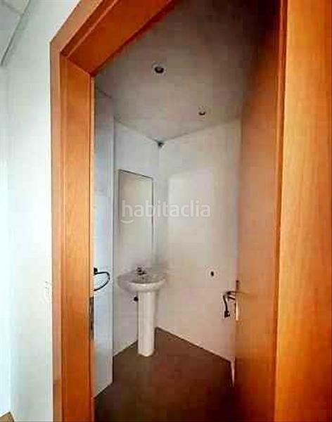 Foto 90773943-17d6-4019-8dcb-3d28752a54db. Alquiler local comercial en calle maestro mediavilla 1 en Torrelavega