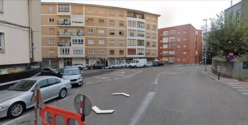 Foto 88375d23-dc4c-4f2b-8643-f3e731160a59. Alquiler local comercial en Los Castros Santander