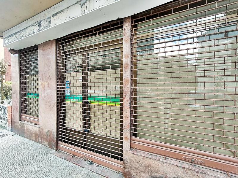 Foto cce83fed-aaf1-4262-bbf7-86eaf3a57b97. Alquiler local comercial en Los Castros Santander