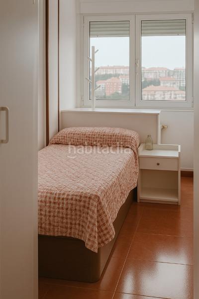 Foto ef7a3e62-9ee6-4c10-a3b3-dae61409d8db. Alquiler piso en Los Castros Santander