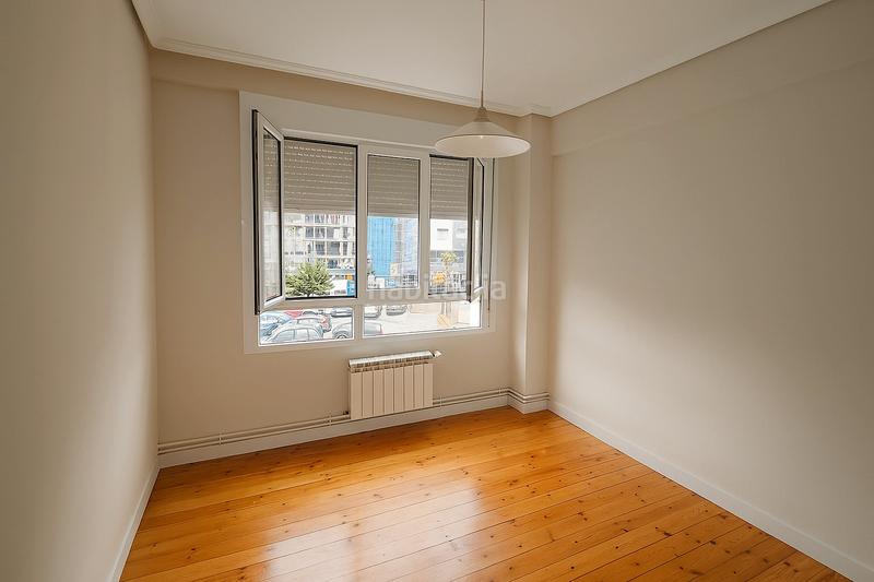 Foto 178c46b8-accc-4b8a-96bd-82d89325b10c. Rent flat with heating parking in Puerto Chico Santander