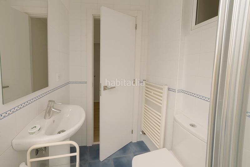 Foto 30cc7a5e-21ca-4b2f-a695-dbd7afd527c1. Rent flat with heating parking in Puerto Chico Santander