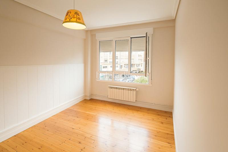 Foto ef00272e-b338-4600-a1d8-45c594cedeb8. Rent flat with heating parking in Puerto Chico Santander