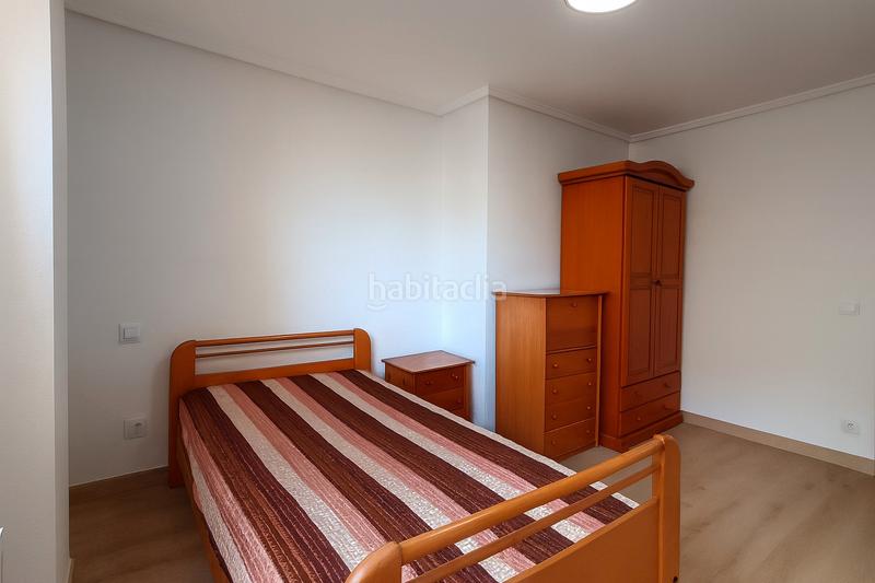 Foto fb1b87d3-30db-4761-a858-37c6e42b2118. Alquiler piso en Astillero (El)