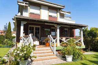 Chalet  Avenida parayas