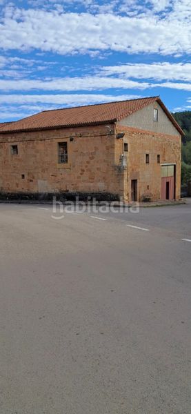 Foto a920cb51-db64-4693-9f5c-ecb198d4b319. Haus mit parking in Valderredible