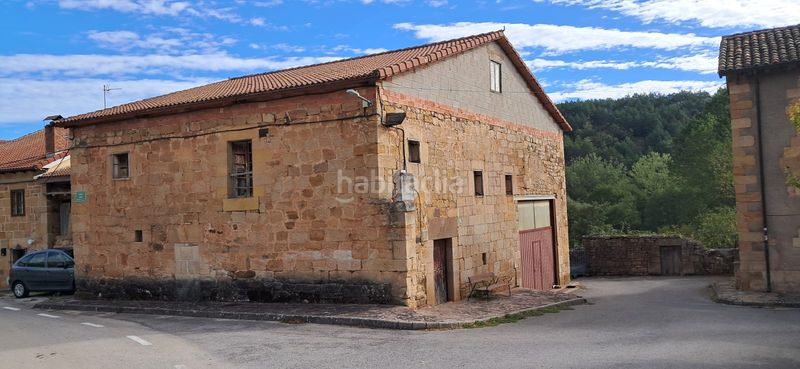 Foto cd2b5fdc-75f7-4719-9003-803b90cf6f6e. Haus mit parking in Valderredible