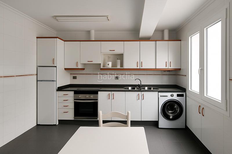 Foto 5c9ea1b0-41b4-437e-bd5b-0be8e81c3579. Rent flat with heating in Cuatro Caminos Santander