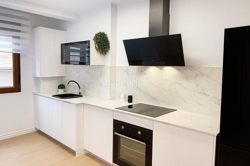 Foto ab4d77b2-4967-42ce-9bd3-d2b396b93564. Location appartement avec chauffage dans Cuatro Caminos Santander