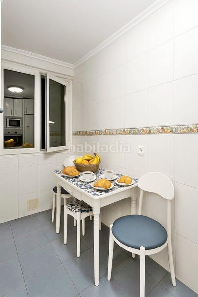 Foto fd8fe9db-801e-4ef7-888f-3740fc17995b. Alquiler piso en Los Castros Santander