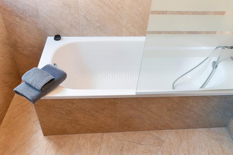 Foto e123cdf1-83df-4bce-bef6-bca93fbb5b20. Alquiler piso en Puerto Chico Santander