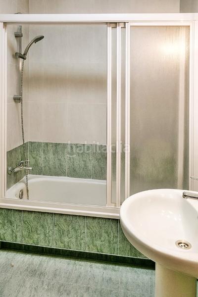 Foto 1e45af1c-f395-4136-abfe-c038106c13cd. Rent flat with heating in Astillero (El)