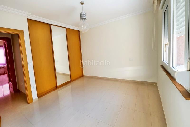 Foto eb8c1488-d4ed-42e1-9e0b-56d442e9faac. Rent flat with heating in Cuatro Caminos Santander