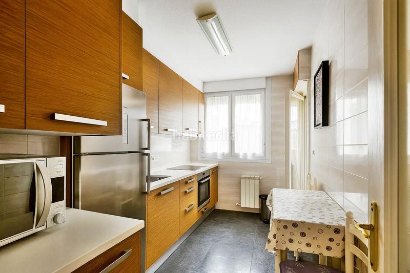 Foto f19b7359-5c47-4d99-aabc-f09f953dd209. Miete etagenwohnung mit heizung parking in Los Castros Santander