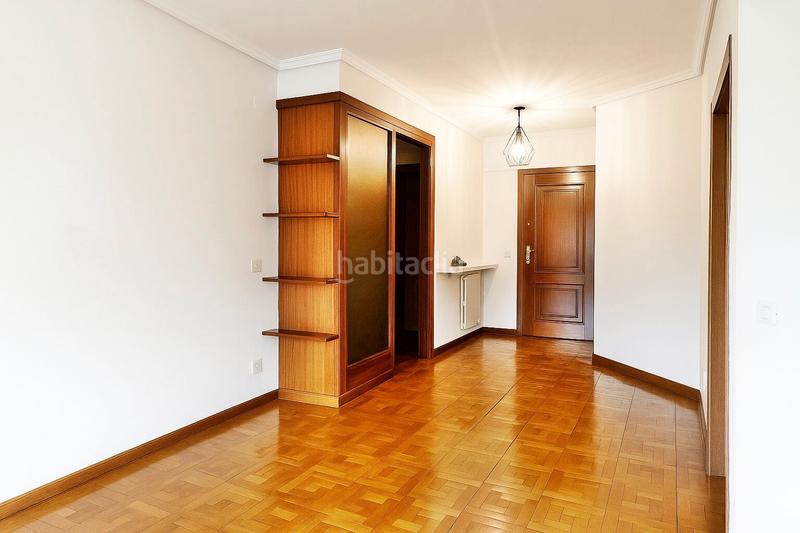 Foto 0b6af528-cc1f-40cf-bc1c-658f816e6cbb. Affitto appartamento in Cuatro Caminos Santander