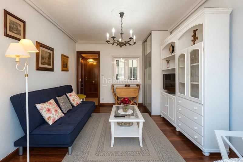 Foto b6e1051e-573a-498b-a55e-a9bf57f139dc. Lloguer pis amb calefacció a Puerto Chico Santander