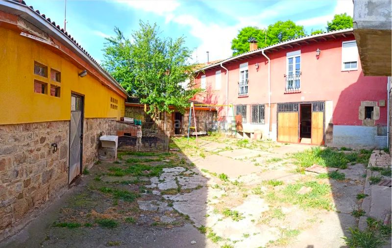 Foto 57126fb9-5049-45d4-91f9-5a1d1ed0a80f. Casa pareada en Campoo de Enmedio