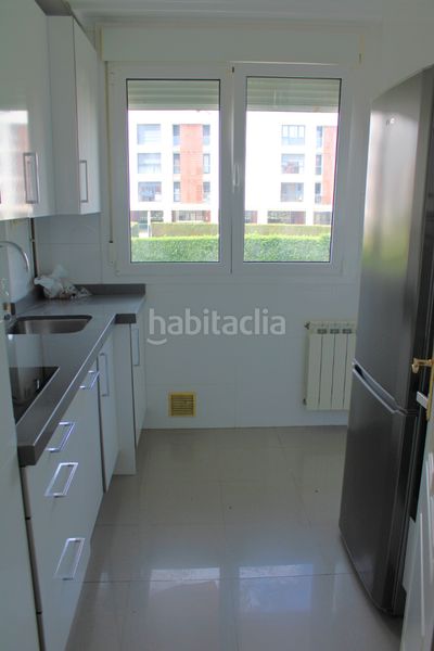 Foto c89ff886-8ba1-4f0b-b080-ba4c0e87b1d2. Pis amb calefacció aparcament a Valdenoja Santander