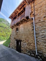 Towny house  Barrio cucayo