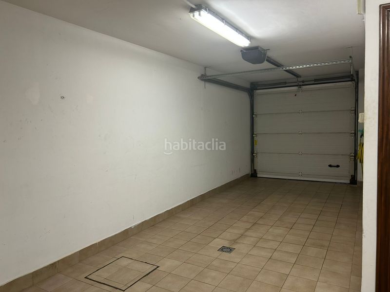 Foto e30aa1de-04f0-4918-95bd-366441f46704. Xalet amb xemeneia calefacció aparcament piscina a Santander