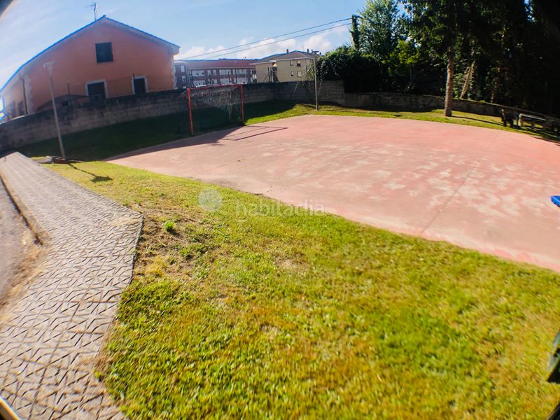 Foto b3290379-e180-48e1-bed9-bd06b27c06e4. Pis amb aparcament a Polanco