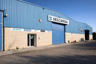 Rent Industrial building  Calle la llanada