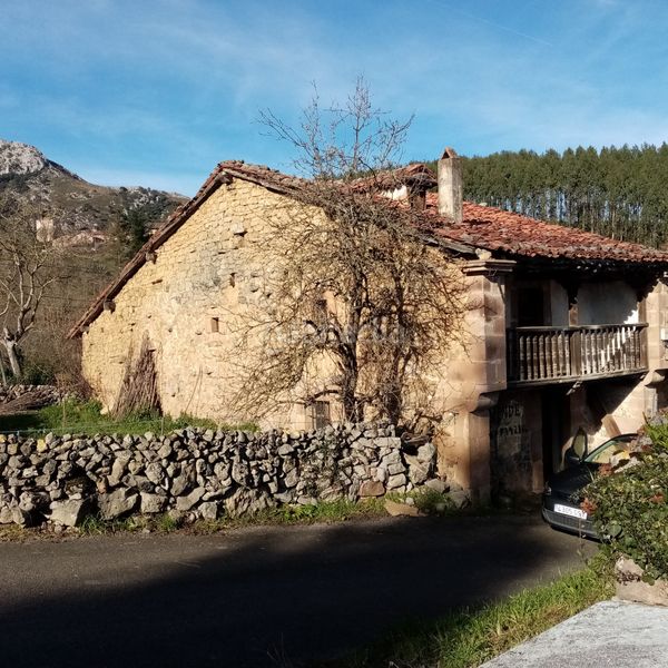 Foto 90143944-d1e7-4498-a884-fff8a3766c3e. Casa a Cabuérniga