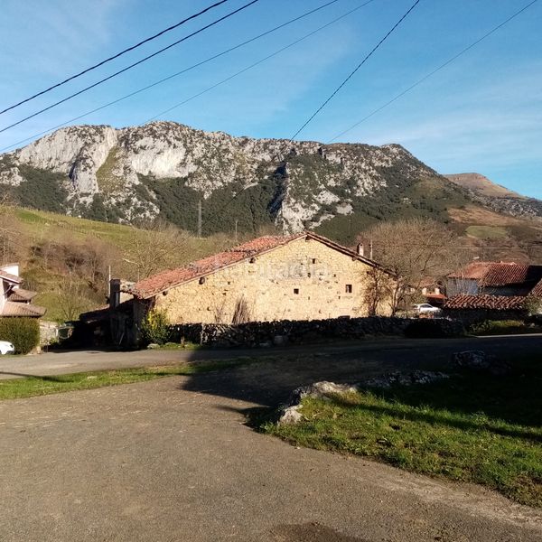Foto f85a4664-e47e-43f2-80c8-e49f592a3add. Casa a Cabuérniga