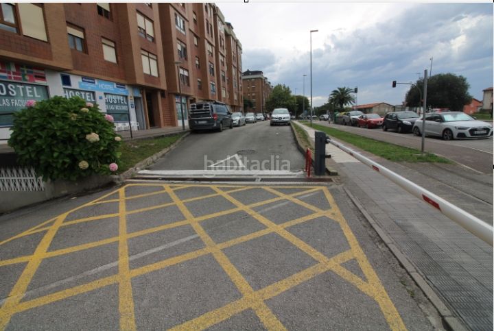 Foto 26908886-349b-4d2a-bccb-c8db91cb7a6b. Aparcament cotxe a Los Castros Santander