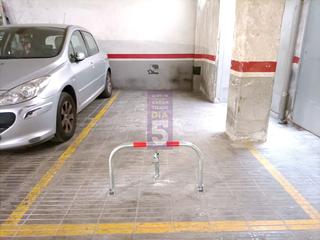 Rent Car parking in Turó de la Peira. Pkg paseo fabra i puig