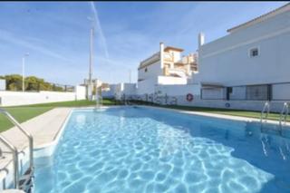 Rent Semi detached house in San Juan de los Terreros. Casa adosada a 5 minutos de la playa