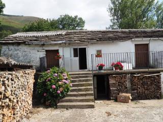 Casa a Pto. la sía km 0 (rubliegas) 0. Cabaña indep. residencial de 242 m2 const. en pto. la sía km.0 e