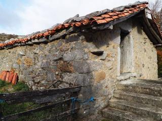 Casa a Bº horneo (parque nat. collados del asón) 746. Cabaña indep. de 161 m2 constr. en terreno de 5.721 m2 en parque