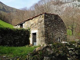 Casa a Val de asón 8848. Cabaña indep. de piedra de 106 m2 constr. en terreno de 5.665 en