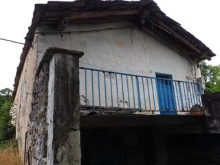 Casa a Lugar salcedillo 4. 2 cabañas pasiegas adosadas a reformar de 280 m2 constr. y 19.11