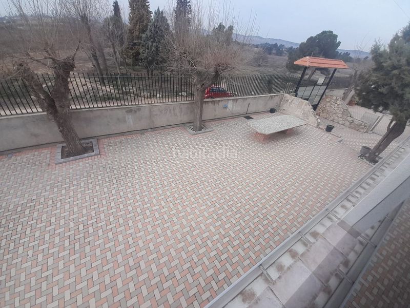 Foto 73a34238-55eb-4b86-9fed-db648bfc3d05. Casa amb calefacció a Zona Industrial Arganda del Rey