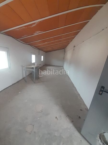 Foto a186eeb4-3bff-4a7a-9d74-b2e30e0f4030. Casa amb calefacció a Zona Industrial Arganda del Rey