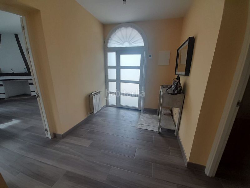 Foto ee1ae99a-7c1c-4923-91d9-370d566767f3. Casa amb calefacció a Zona Industrial Arganda del Rey