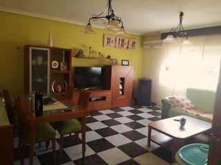 Piso en Mondéjar. Oportunidad en el centro de mondéjar! amplio piso con garaje inc