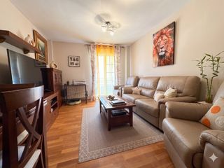 Flat in Campo Real. Piso reformado con terraza y trastero en pleno centro de campo r