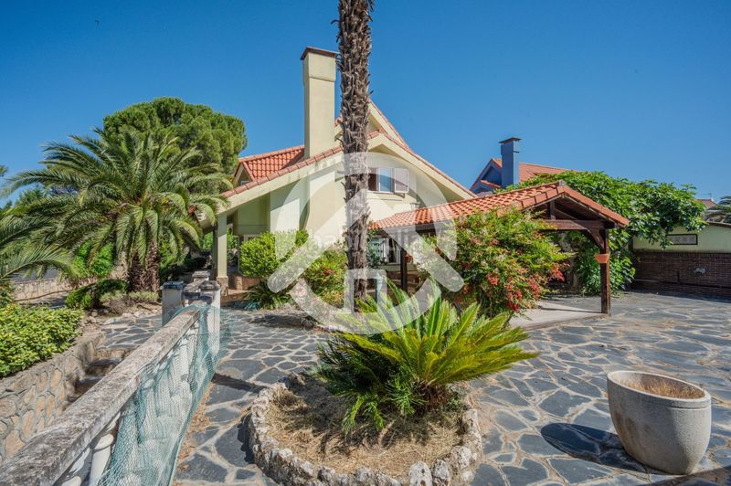 Foto f0c76683-4bd4-48bc-ad05-e579e938c68b. Casa amb calefacció piscina a Campo Real