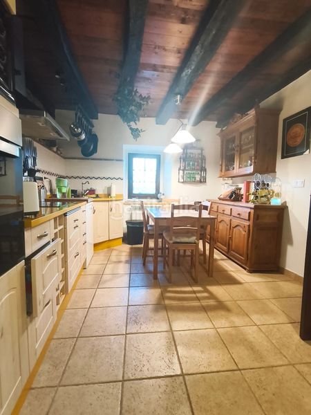 Foto 2d8e05b7-4209-43d3-91ff-562babddcda1. Casa adossada amb calefacció a Luena